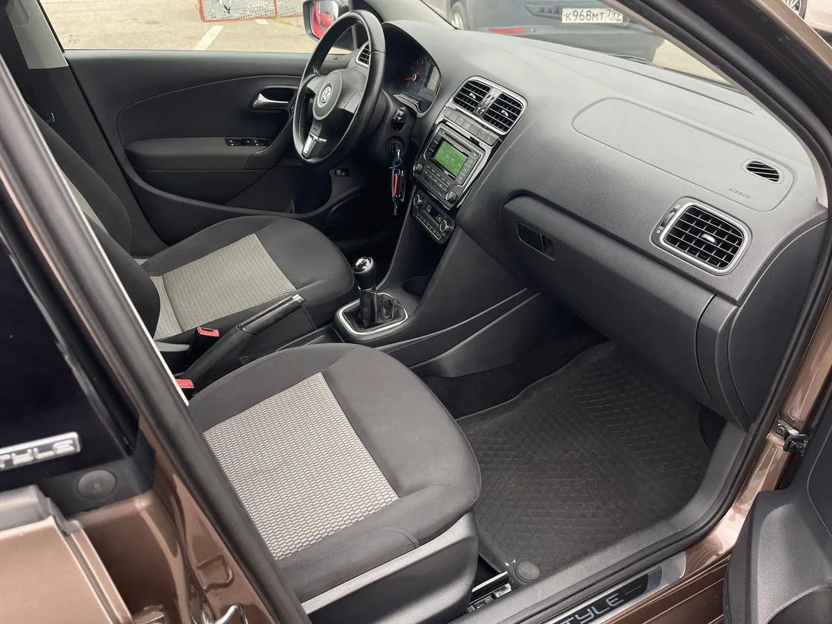 Volkswagen Polo 1.6 MPI MT (105 л.с.), 2014 — фото 6