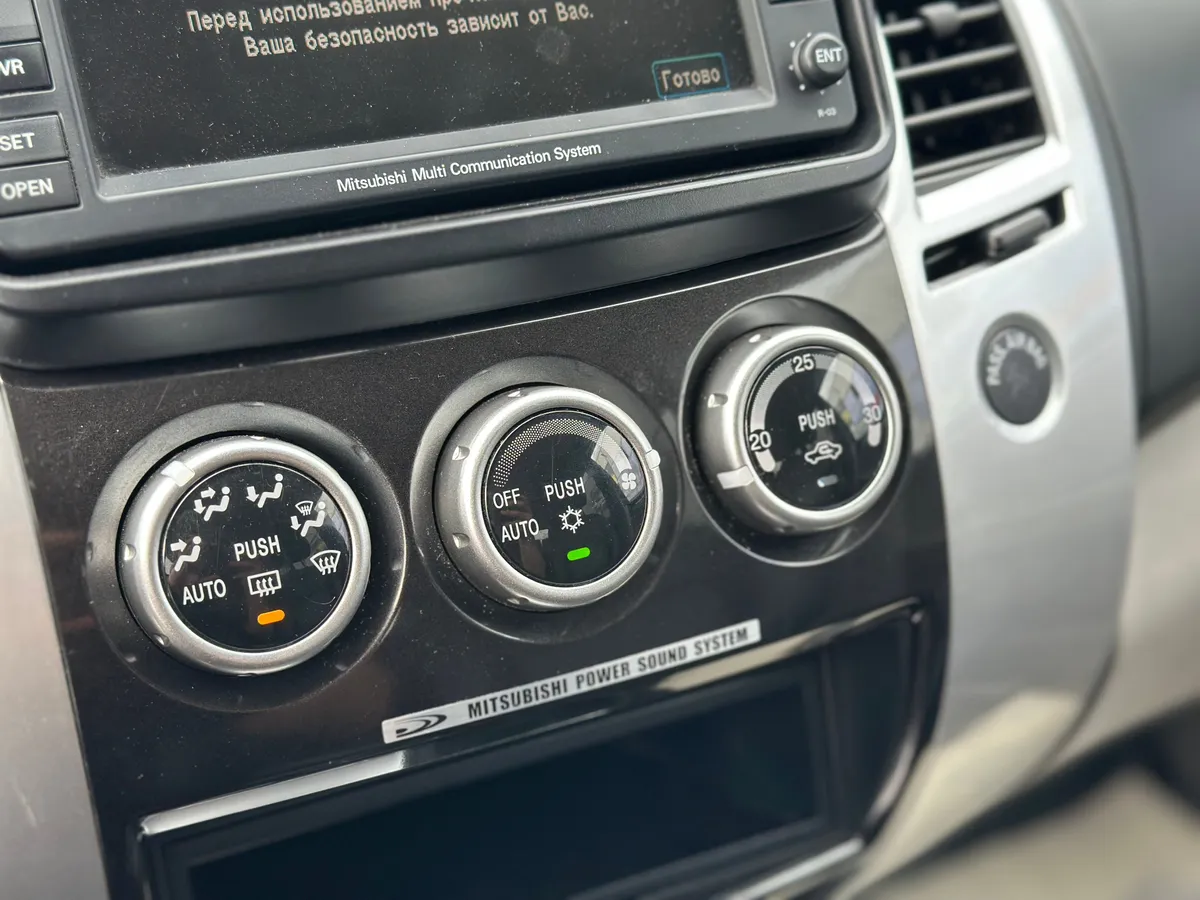 Mitsubishi Pajero Sport 2.5 DI-D AT AWD (178 л.с.)