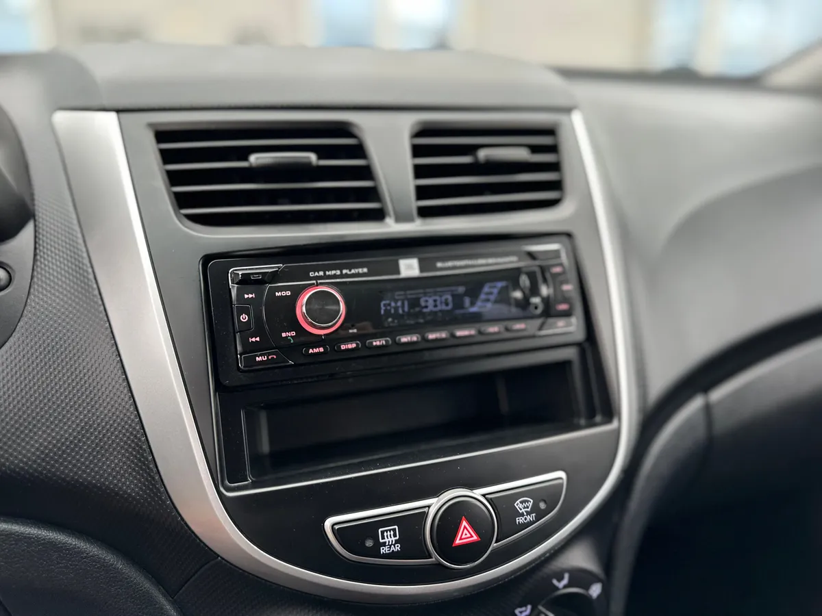 Hyundai Solaris 1.6 MT (123 л.с.), 2014 — фото 10