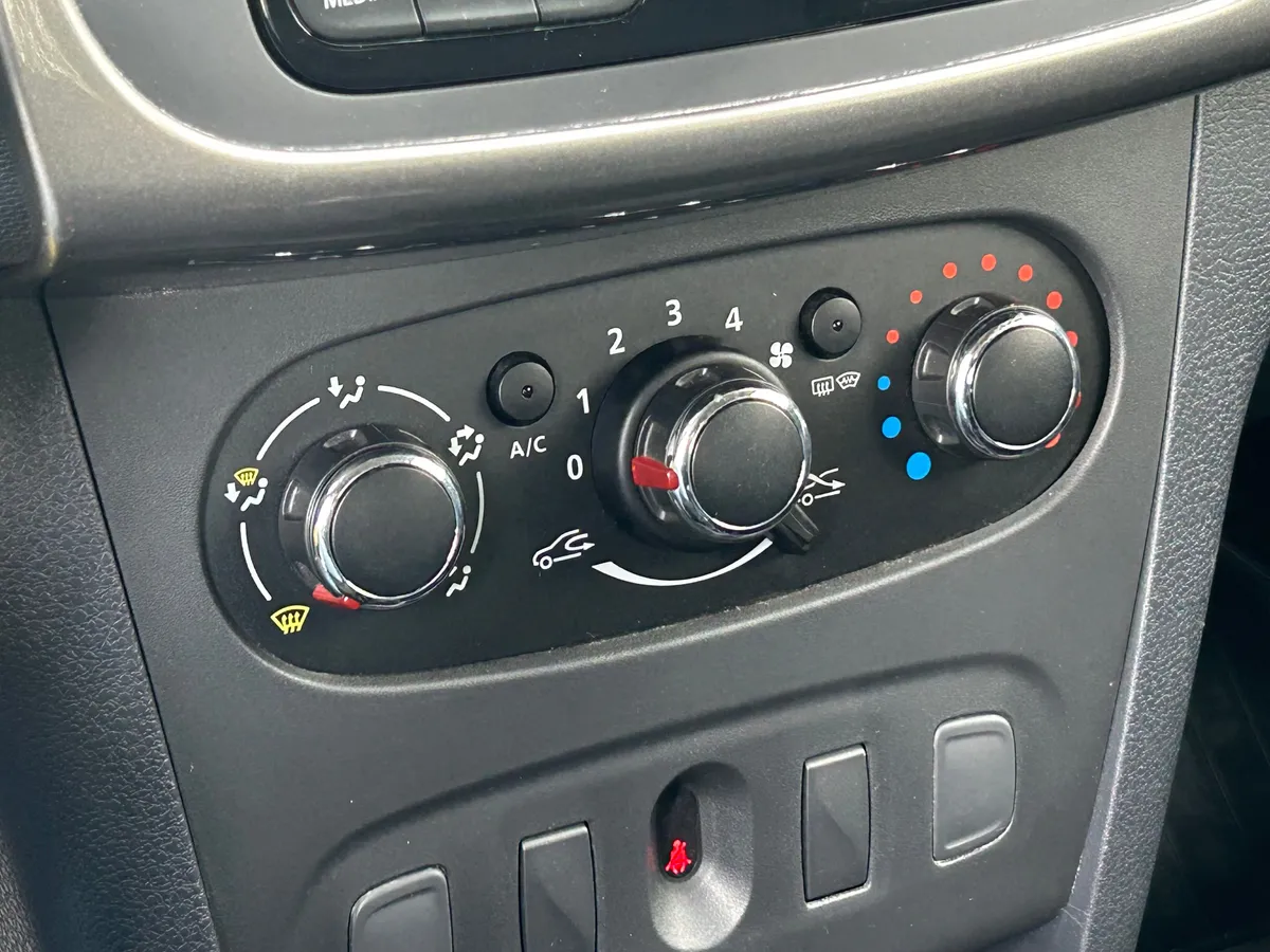 Renault Logan 1.6 MT (113 л.с.)