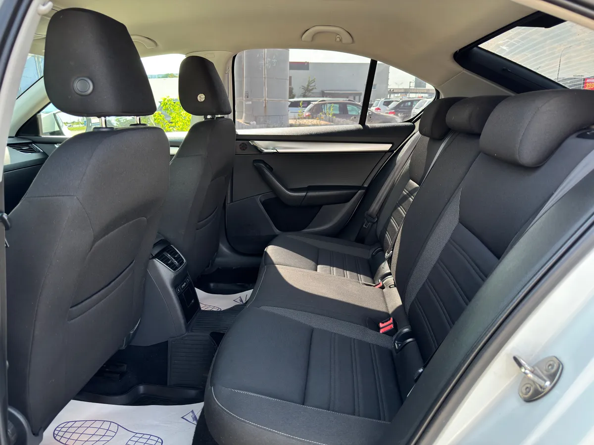 Skoda Octavia 1.6 AT (110 л.с.)