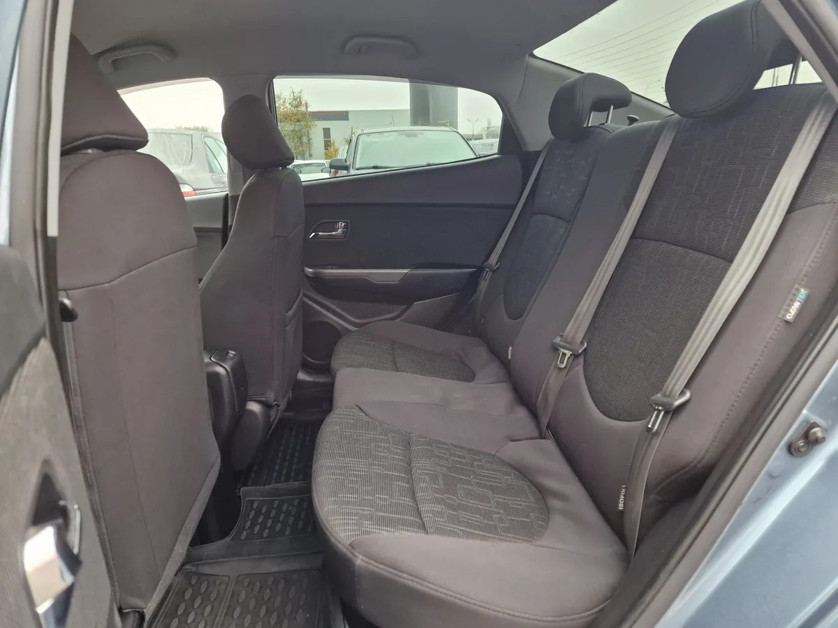 Kia Rio 1.6 AT (123 л.с.)