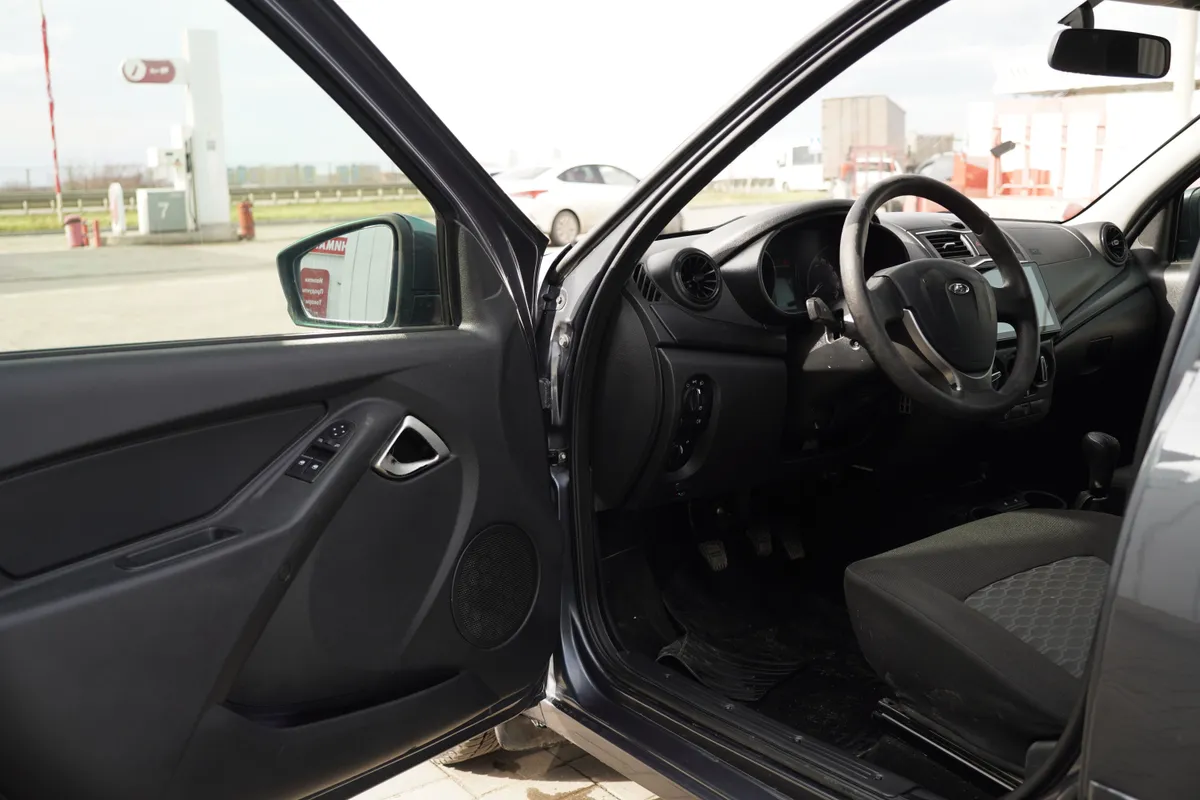 ВАЗ (Lada) Granta 1.6 MT (106 л.с.)