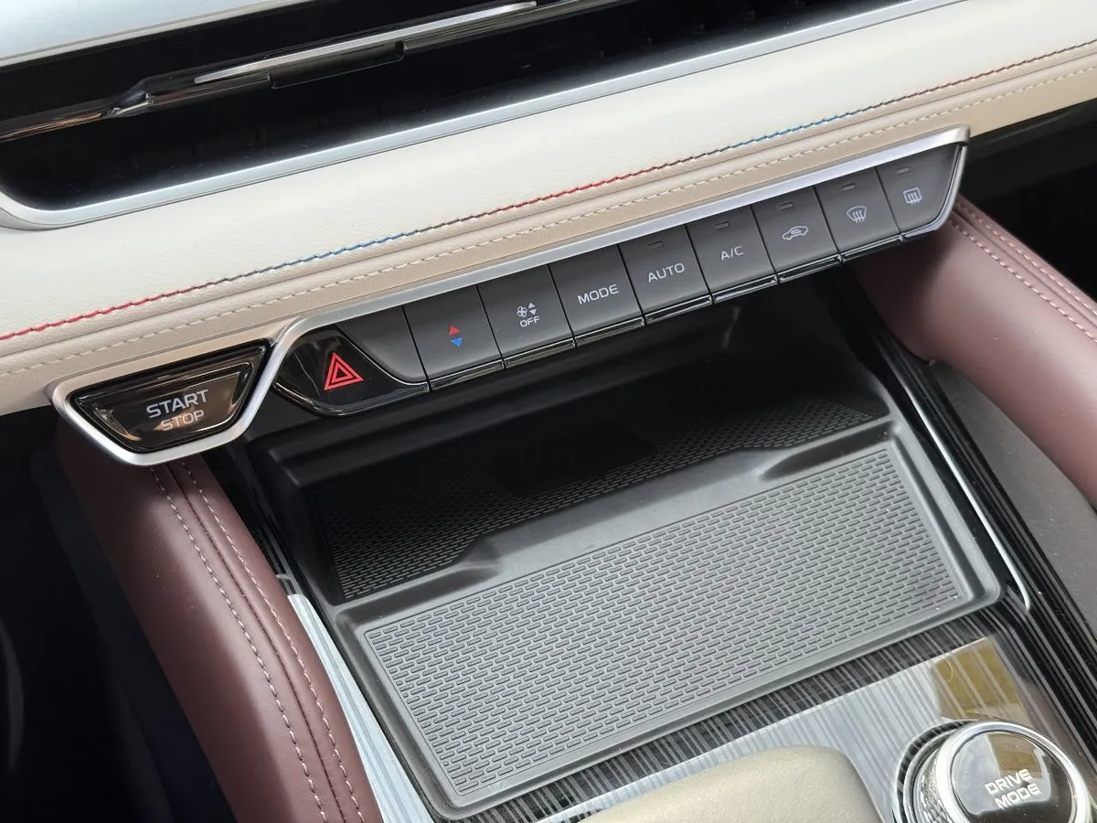 Geely Monjaro 2.0 AT 4WD (238 л.с.)