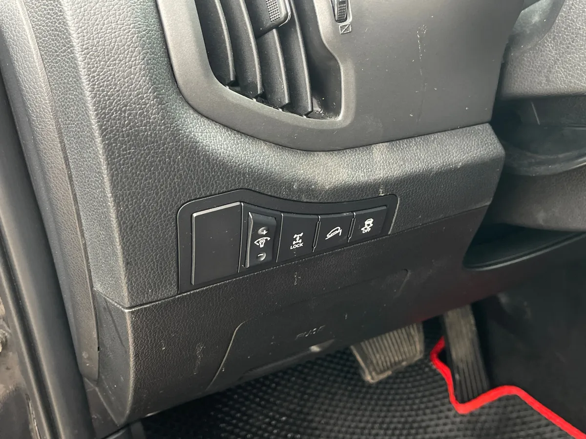 Kia Sportage 2.0 AT (150 л.с.), 2012 — фото 12