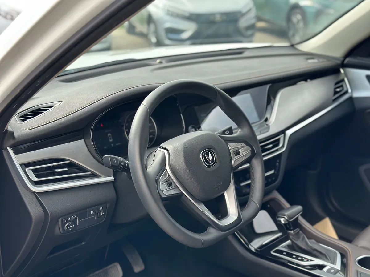 Changan CS35PLUS 1.6 л, 128 л.с., бензин, АКПП, передний привод