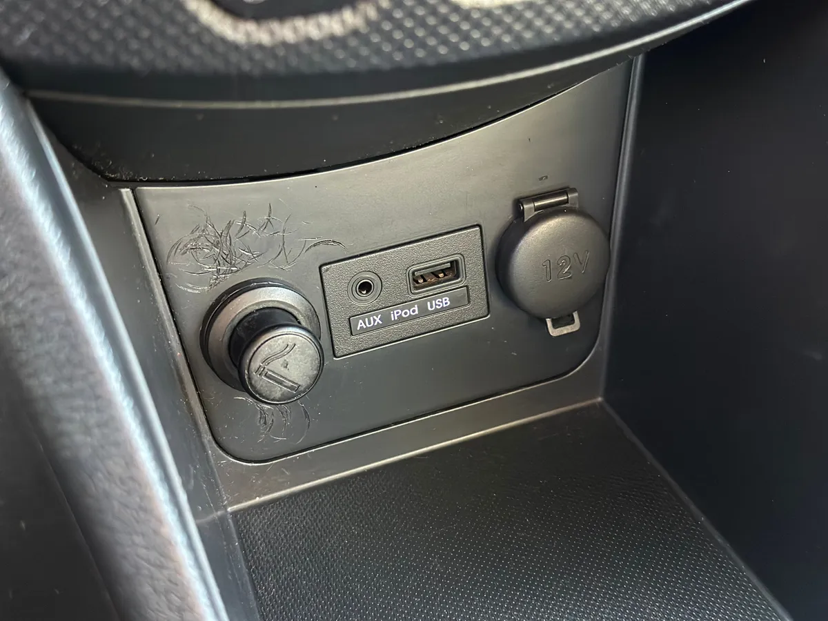 Hyundai Solaris 1.6 MT (123 л.с.), 2011 — фото 13