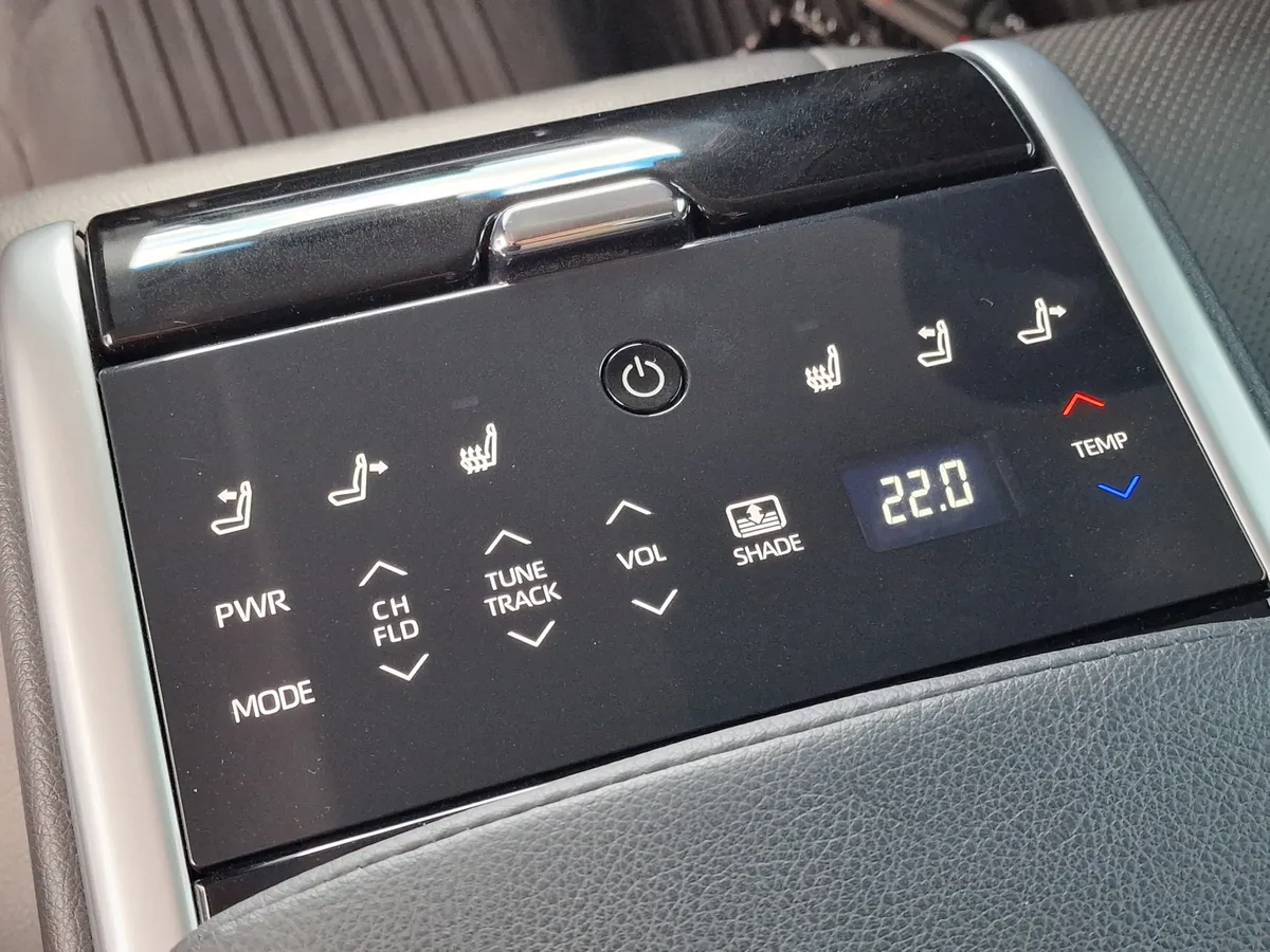 Toyota Camry 3.5 AT (249 л.с.)