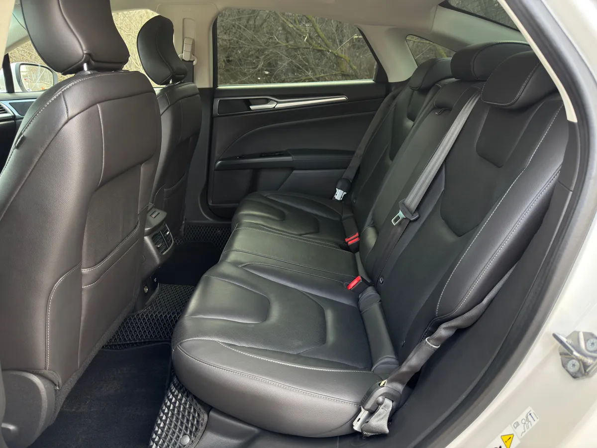 Ford Mondeo 2.0 EcoBoost AT (240 л.с.)