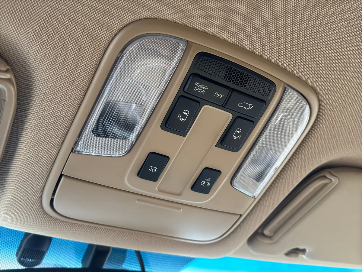 Kia Carnival 2.2 CRDi AT (200 л.с.)