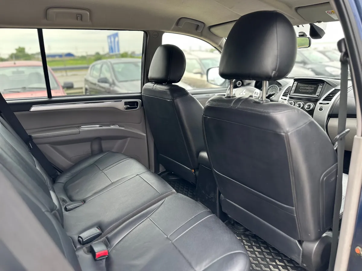 Mitsubishi Pajero Sport 2.5 DI-D AT AWD (178 л.с.)