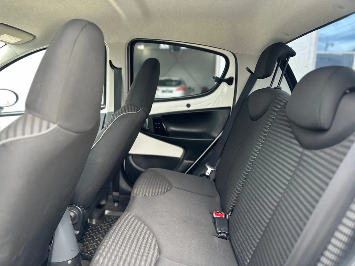 Peugeot 107 1.0 2-tronic (68 л.с.)