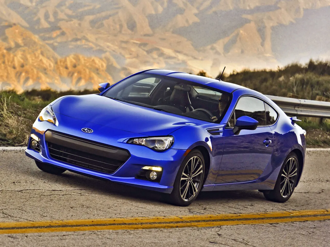 Subaru BRZ 2 MT RWD (200 л.с.)