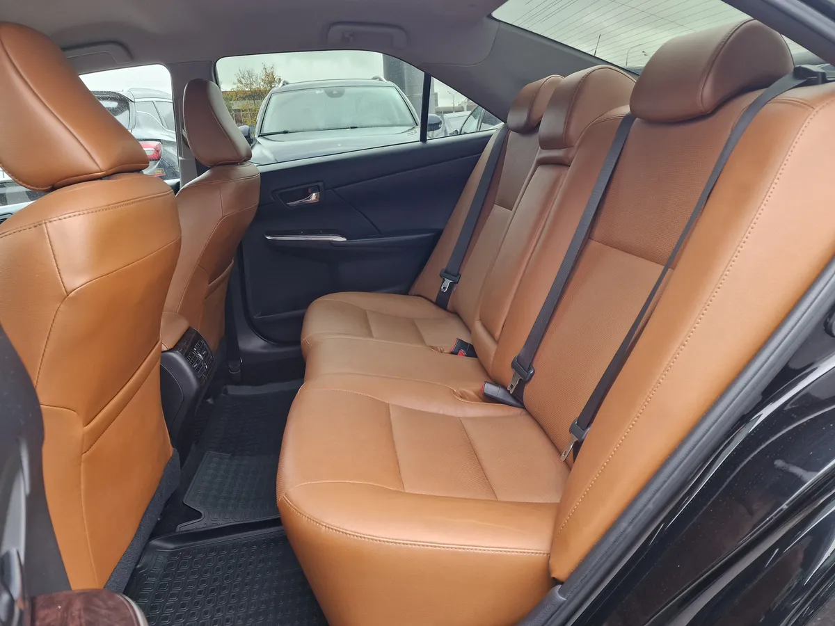 Toyota Camry 2.5 AT (181 л.с.)