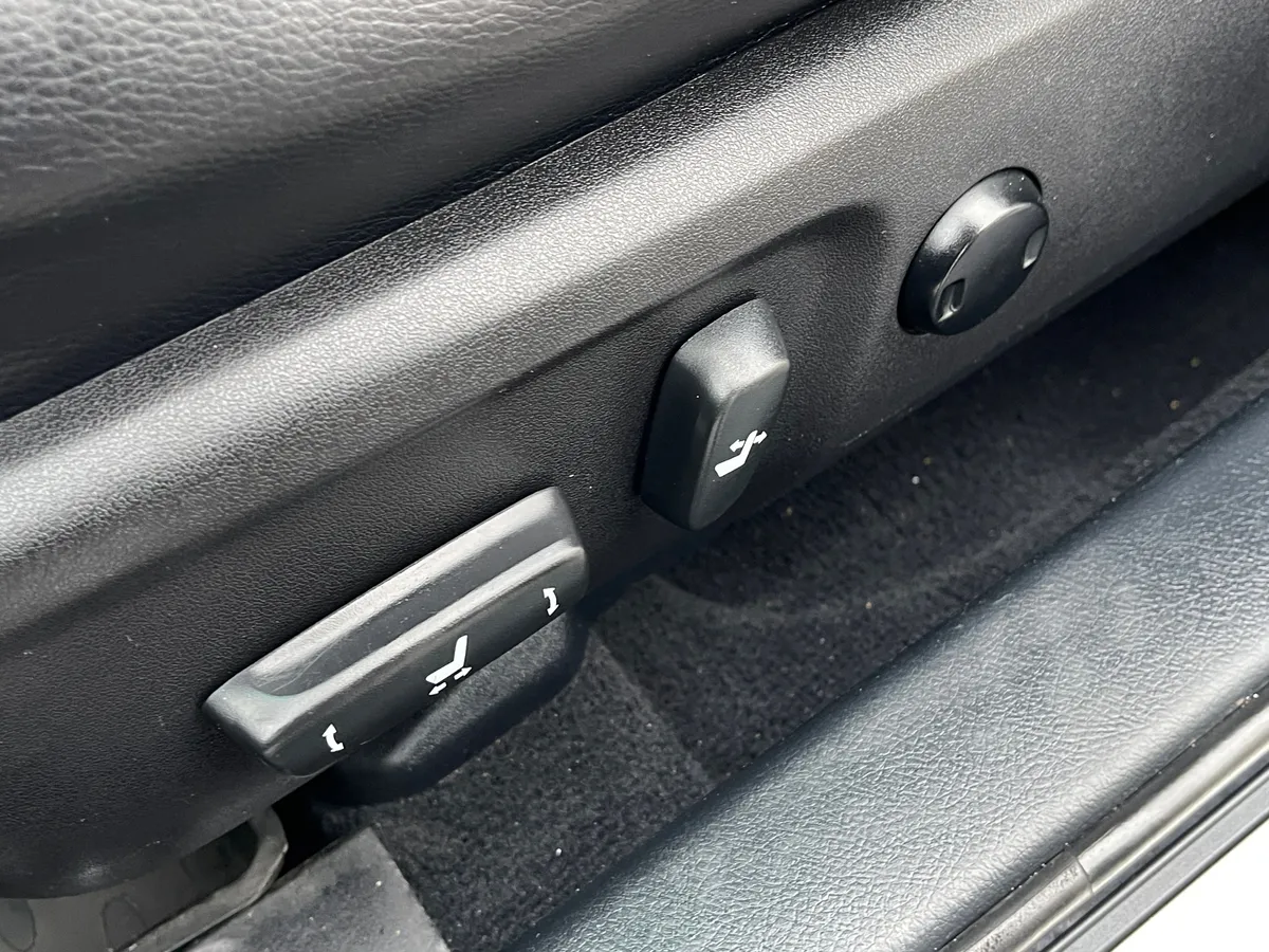 Toyota Camry 2.5 AT (181 л.с.)