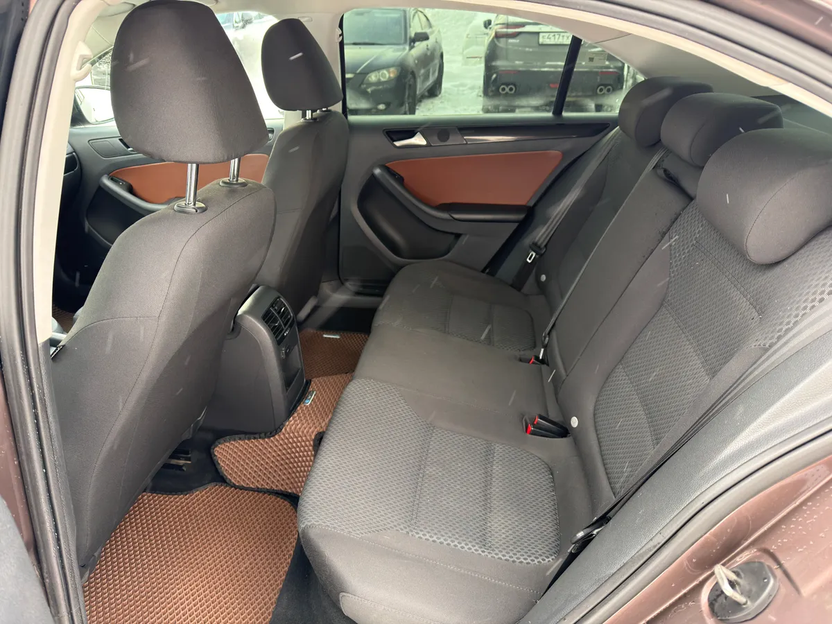 Volkswagen Jetta 1.4 TSI DSG (122 л.с.)