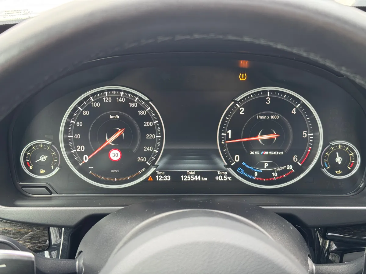 BMW X5 xDriveM50d Steptronic (381 л.с.)