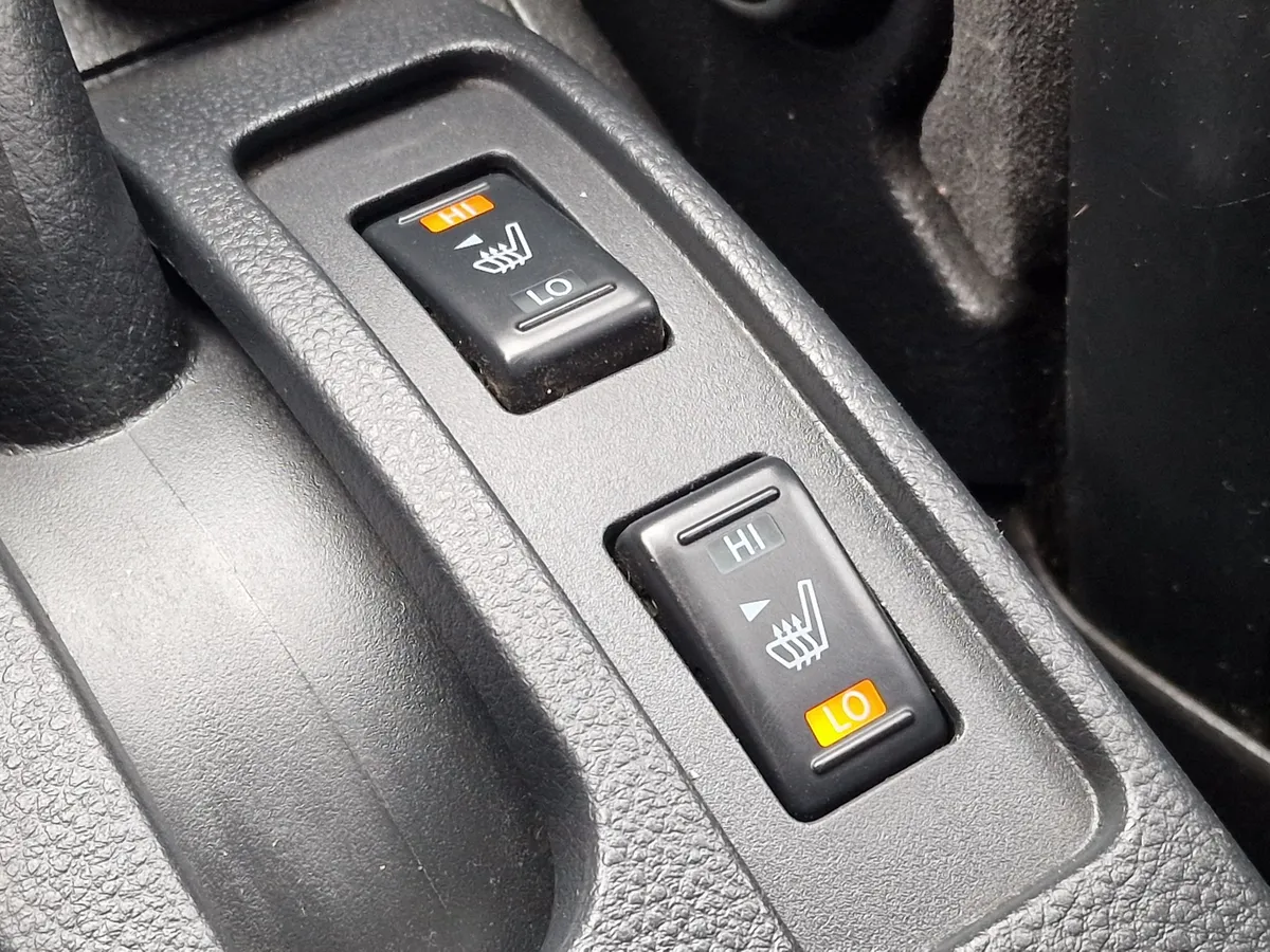 Nissan Tiida 1.6 AT (110 л.с.)