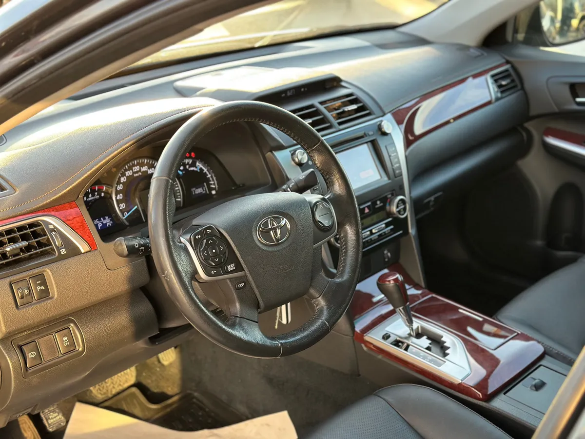 Toyota Camry 2.5 AT (181 л.с.)