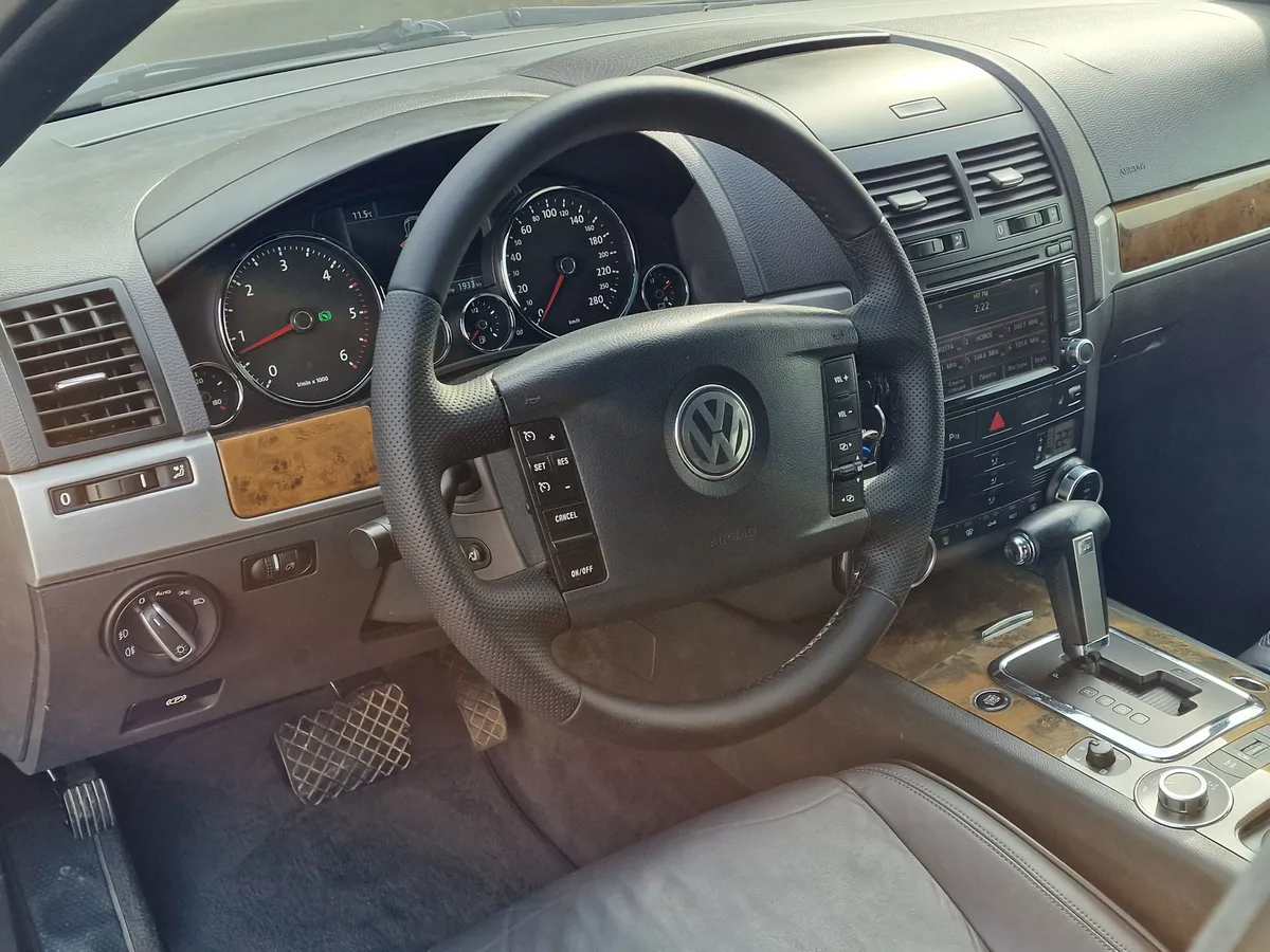 Volkswagen Touareg 3.0 AT (240 л.с.)