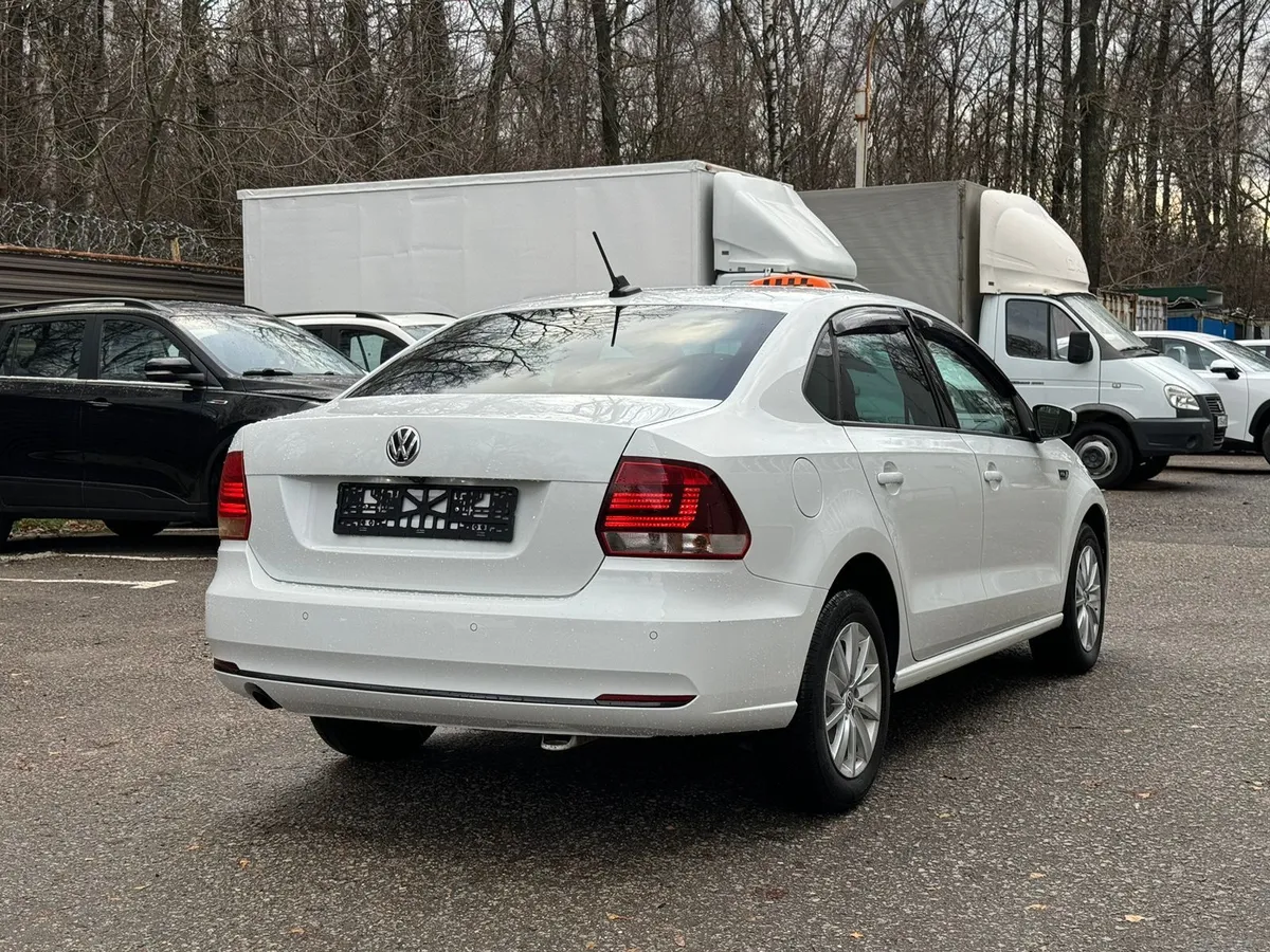 Volkswagen Polo 1.6 MPI AT (110 л.с.)