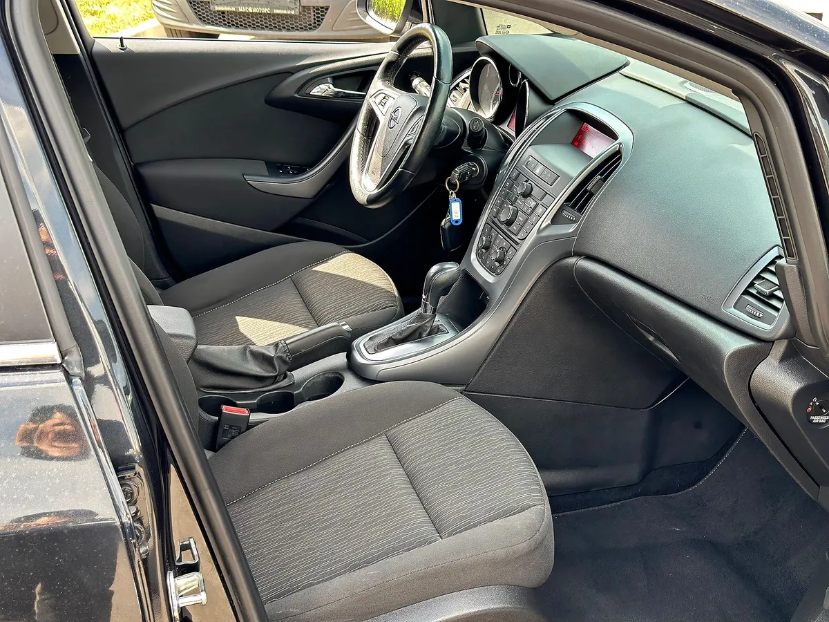 Opel Astra 1.4 Turbo AT (140 л.с.)