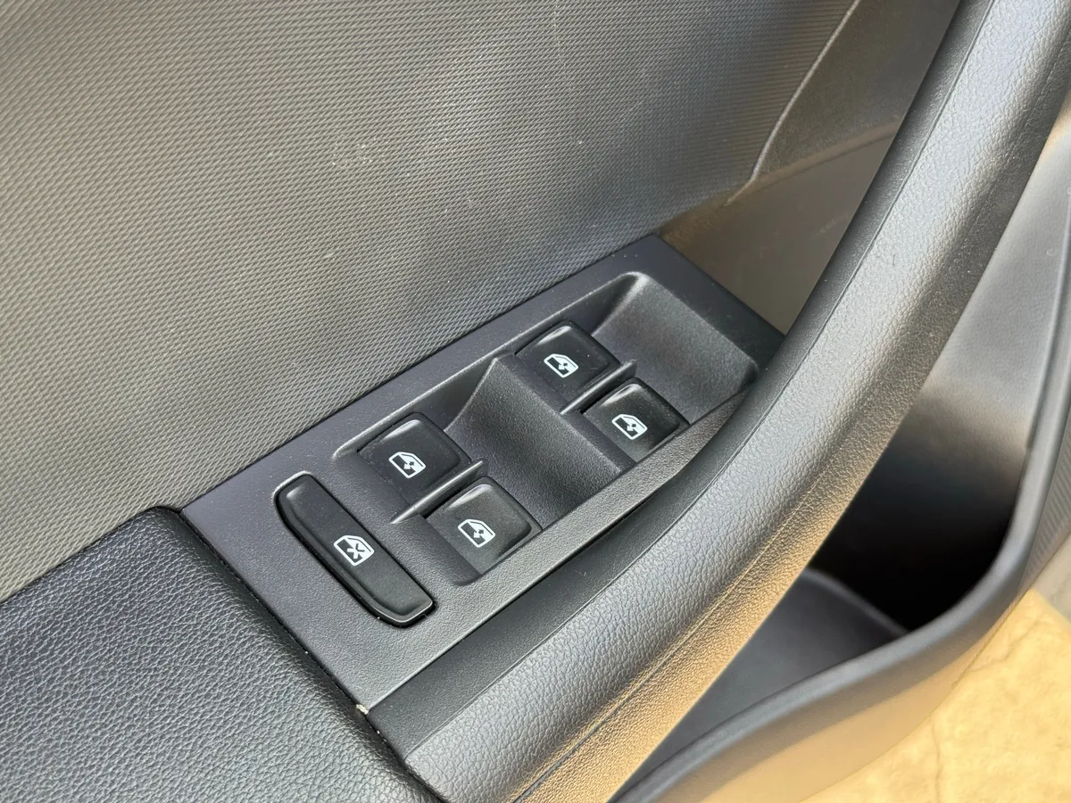 Volkswagen Polo 1.6 AT (110 л.с.)