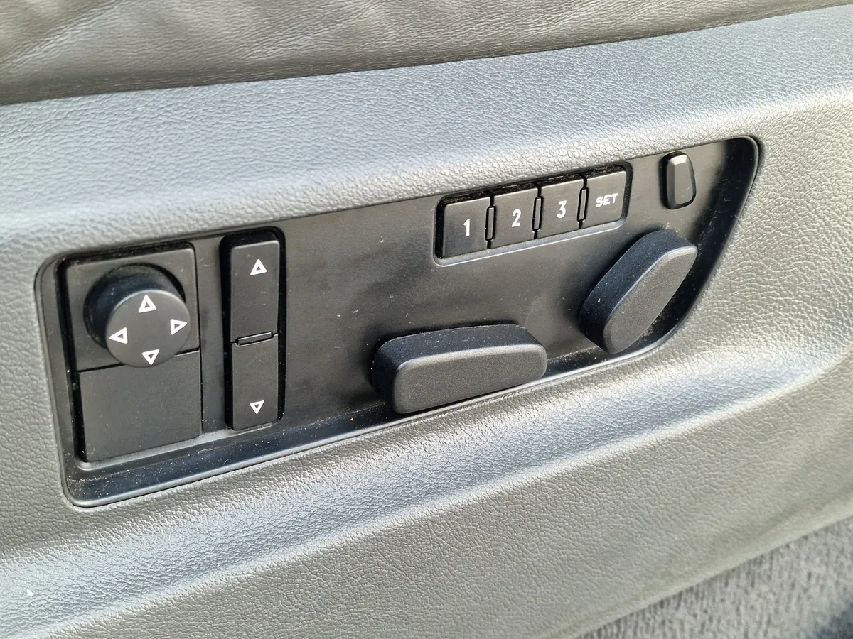 Volkswagen Touareg 3.0 AT (240 л.с.)