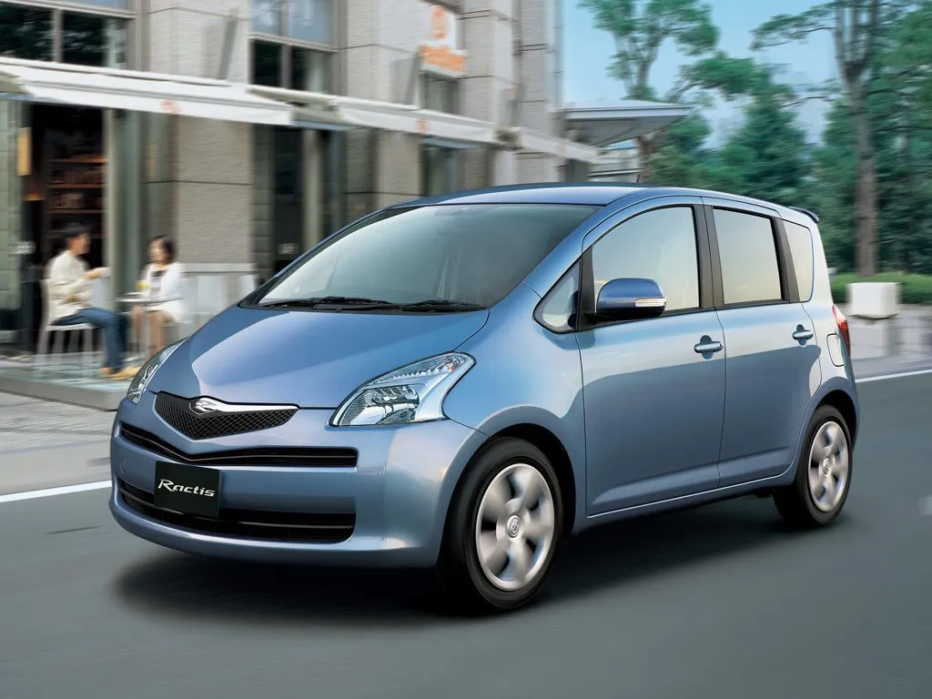 Toyota Ractis 1.3 CVT FWD (87 л.с.)