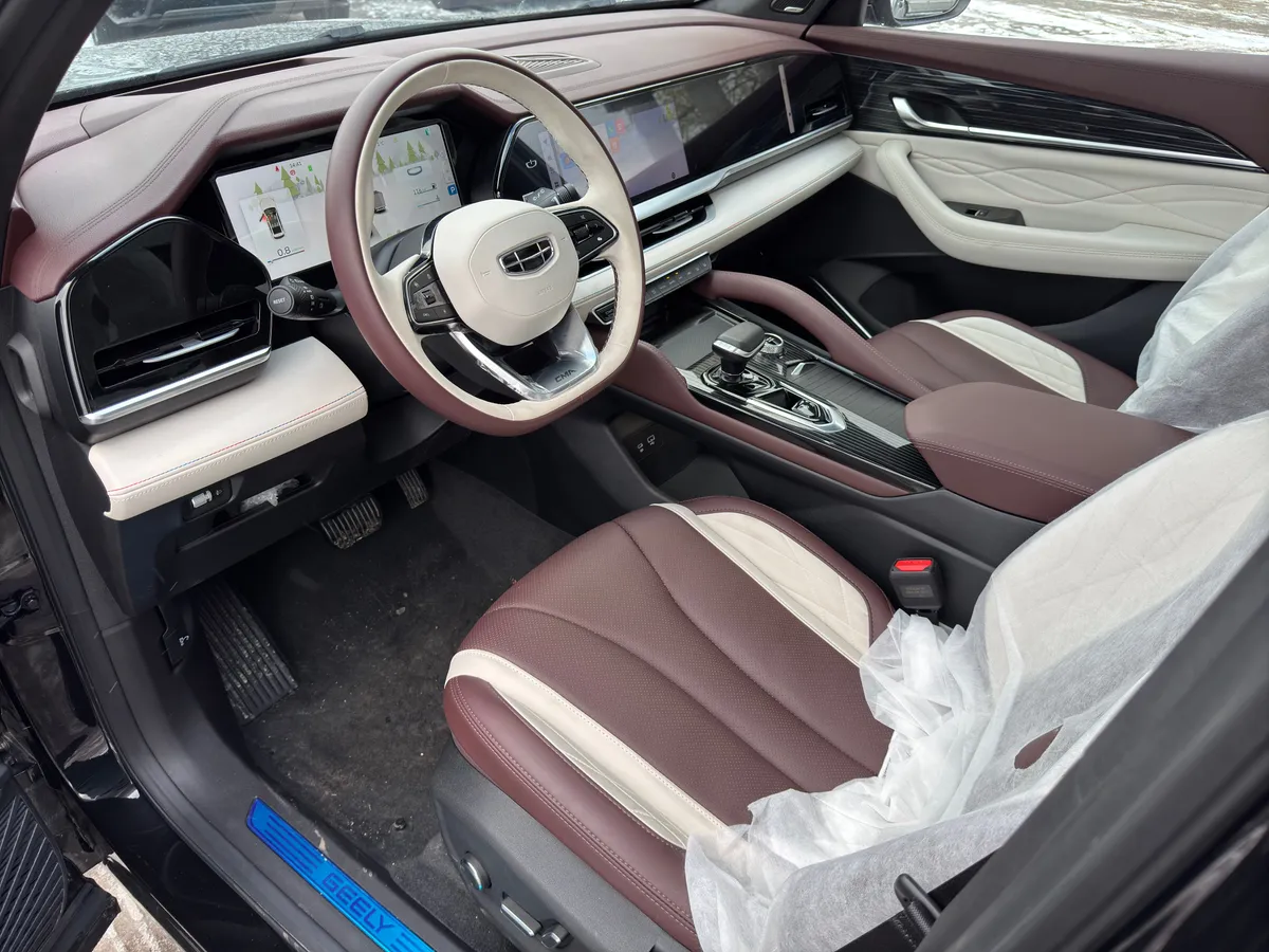 Geely Monjaro 2.0 AT 4WD (238 л.с.)