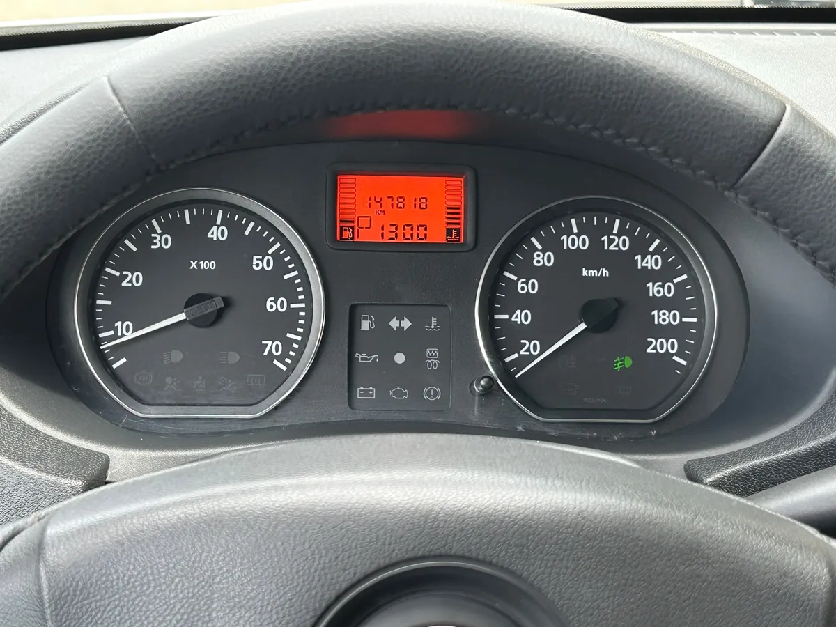 Nissan Almera 1.6 AT (102 л.с.)