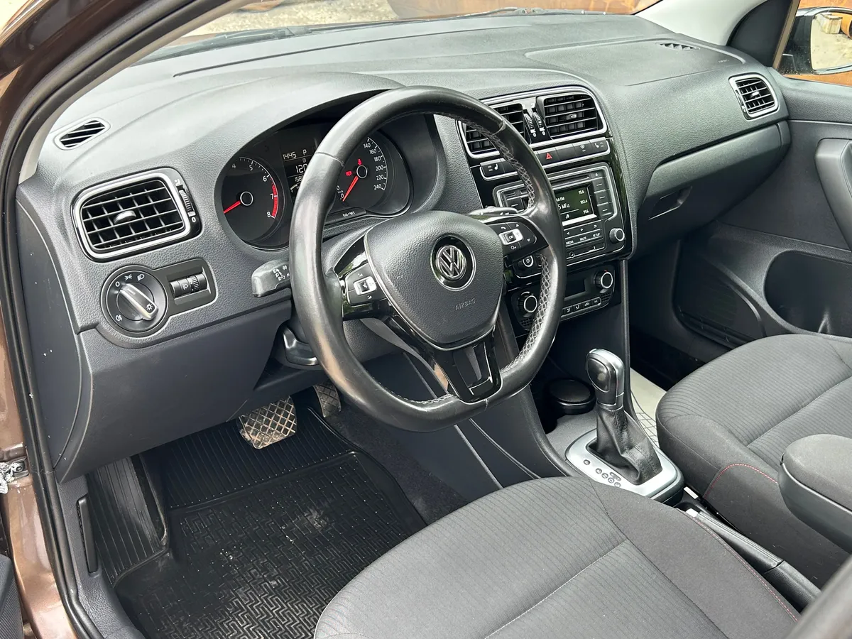 Volkswagen Polo 1.6 MPI AT (110 л.с.)