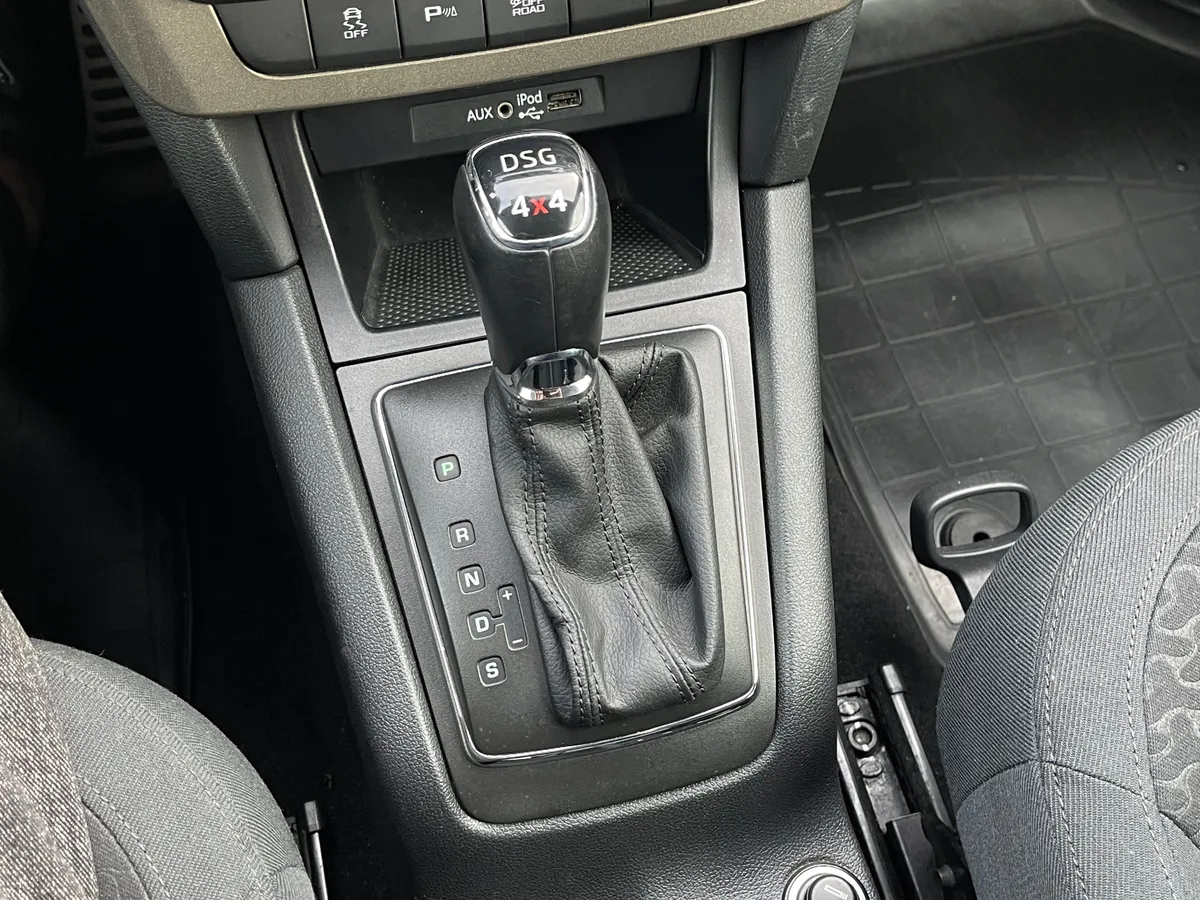 Skoda Yeti 1.8 TSI DSG 4x4 (152 л.с.), 2015 — фото 11