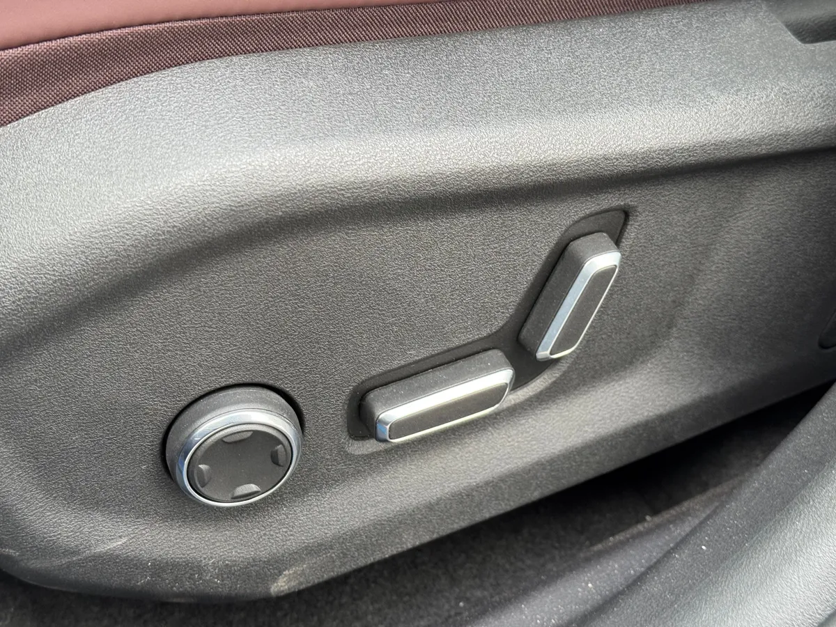 Geely Monjaro 2.0 AT 4WD (238 л.с.)