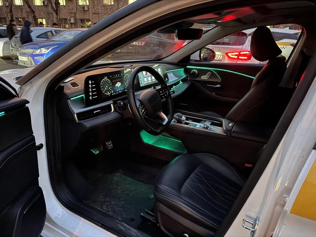 Chery Arrizo 8 1.6 AMT (197 л.с.)