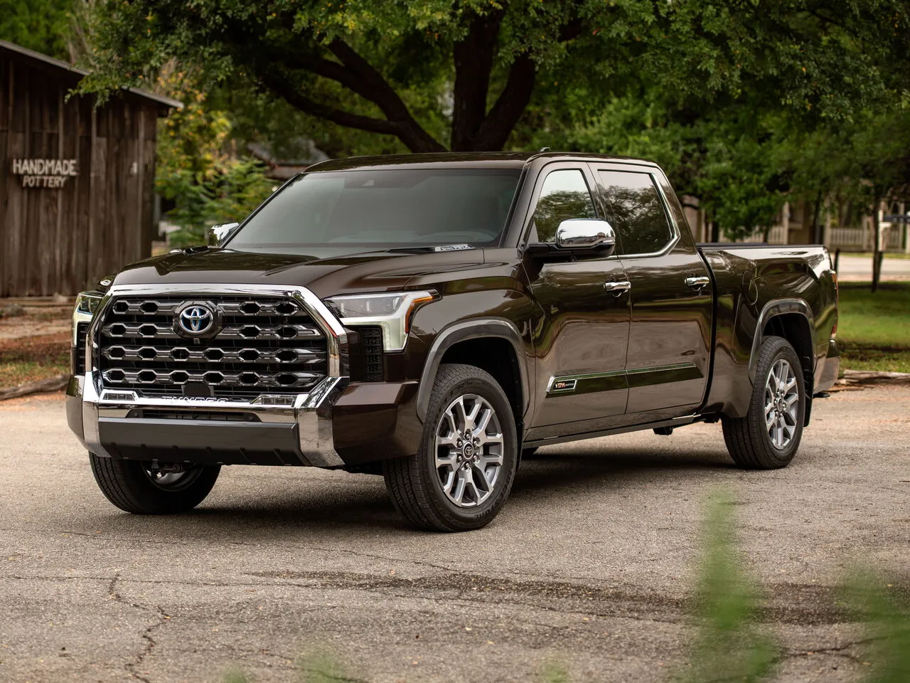 Toyota Tundra 3.5 AT RWD (437 л.с.)