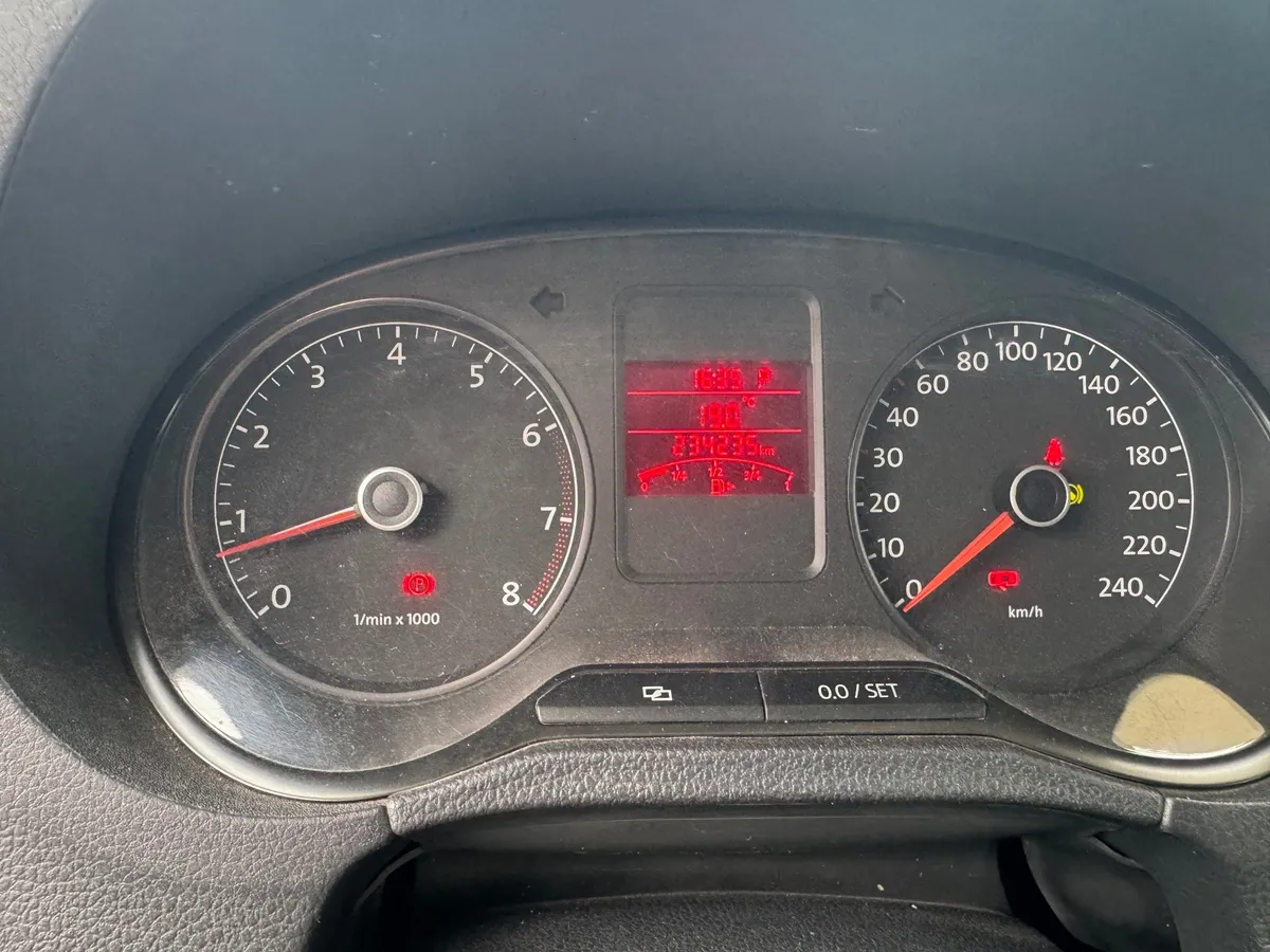 Volkswagen Polo 1.6 Tiptronic (105 л.с.)