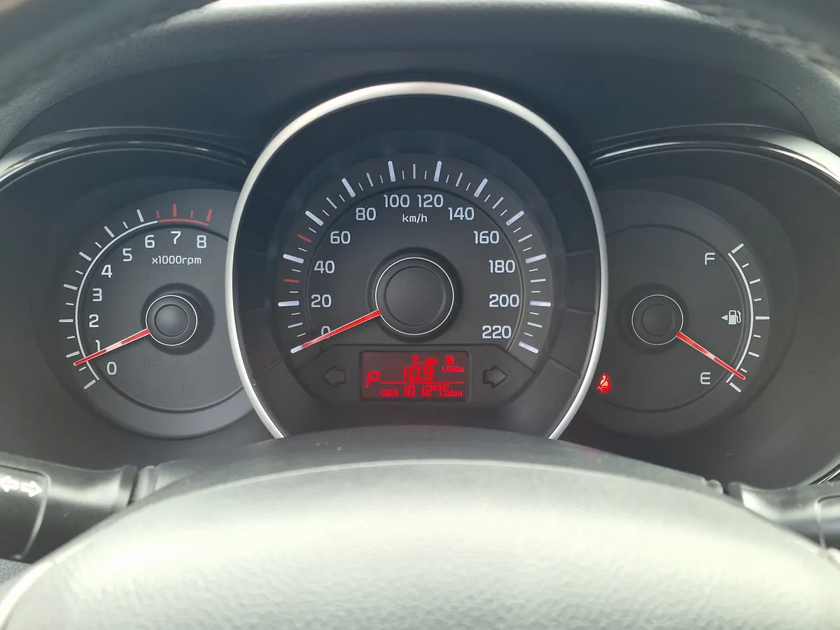 Kia Rio 1.4 AT (107 л.с.)