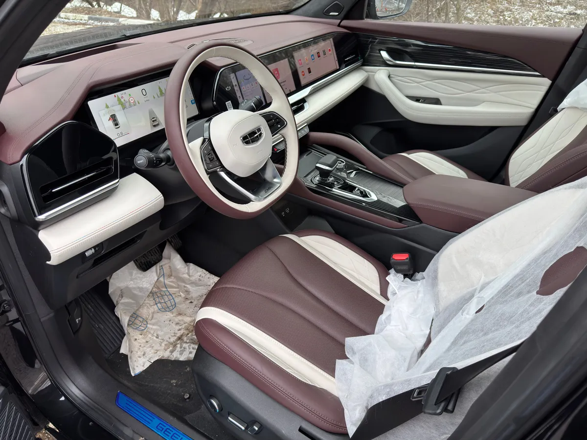 Geely Monjaro 2.0 AT 4WD (238 л.с.)