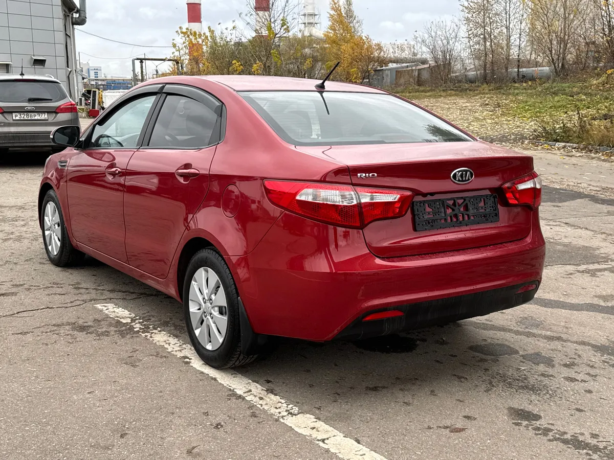 Kia Rio 1.6 MT (123 л.с.), 2013 — фото 2
