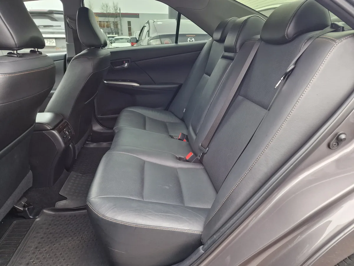 Toyota Camry 2.5 AT (181 л.с.)