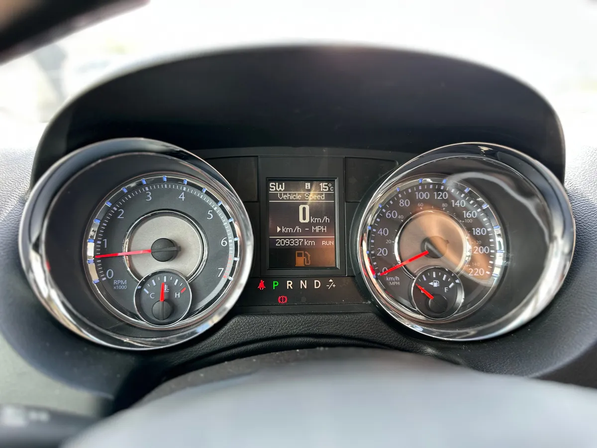 Chrysler Town & Country 3.6 AT (287 л.с.)