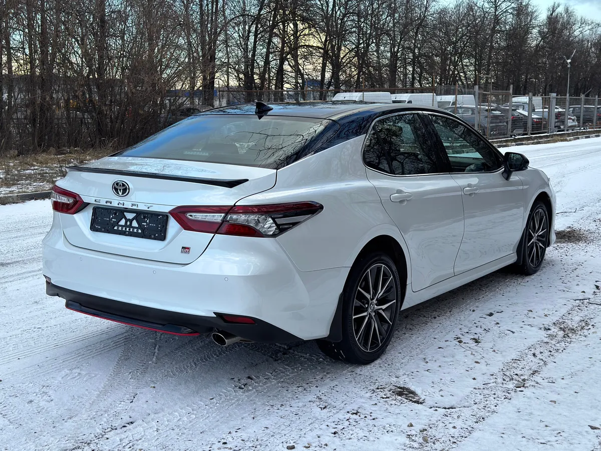 Toyota Camry 2.5 AT (200 л.с.)