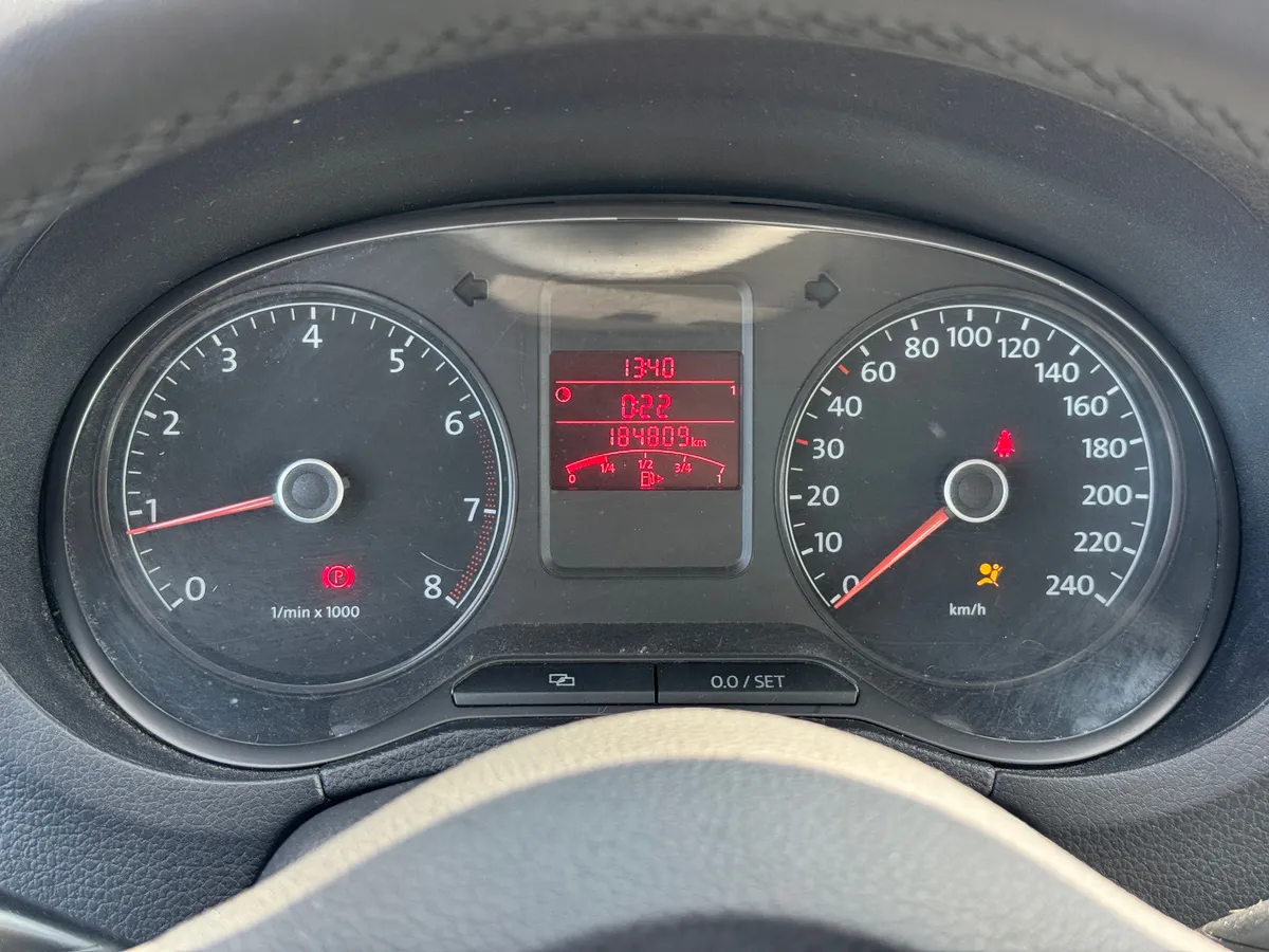 Volkswagen Polo 1.6 MT (105 л.с.)