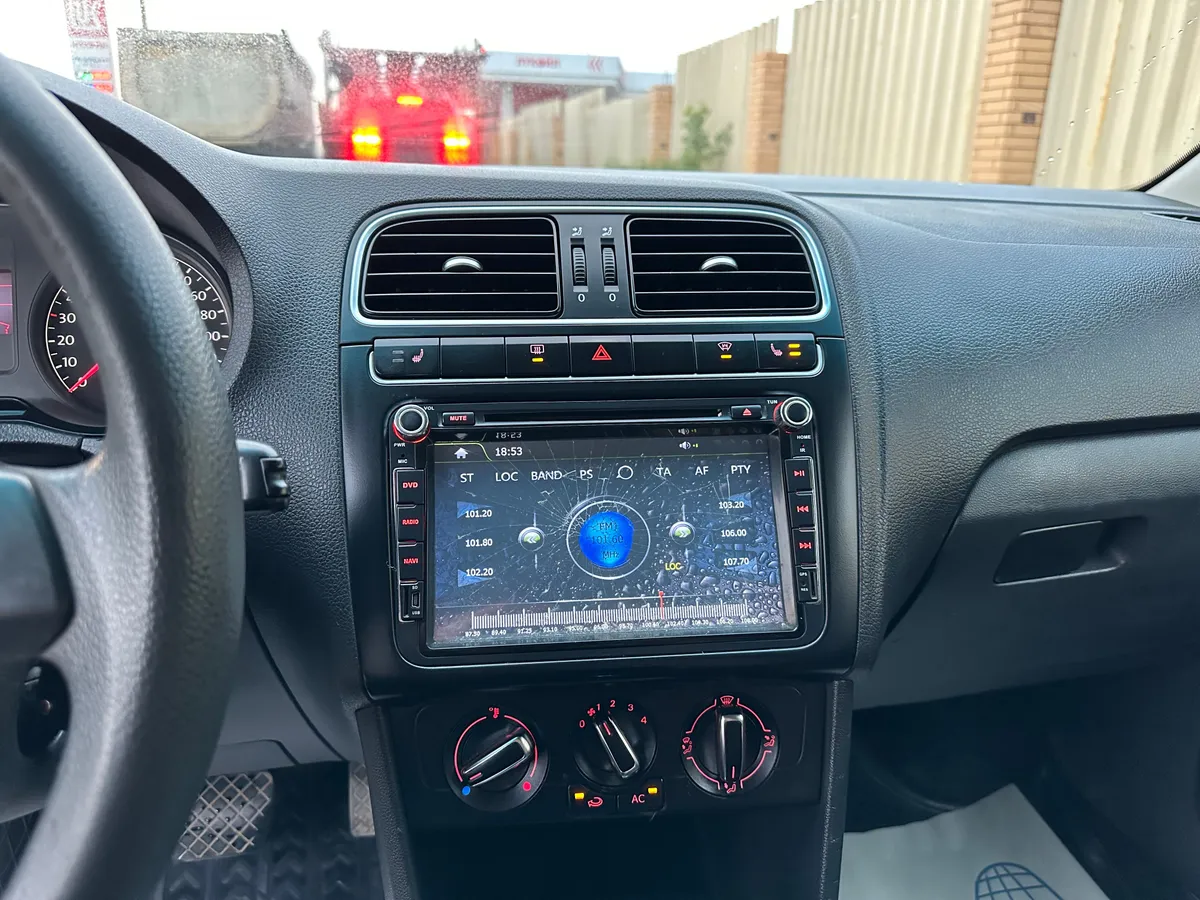 Volkswagen Polo 1.6 Tiptronic (105 л.с.)