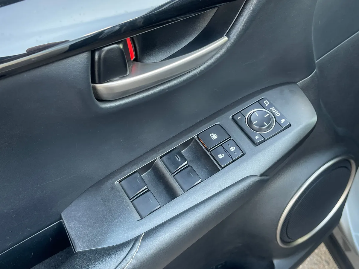 Lexus NX 2.0 CVT AWD (150 л.с.), 2015 — фото 10