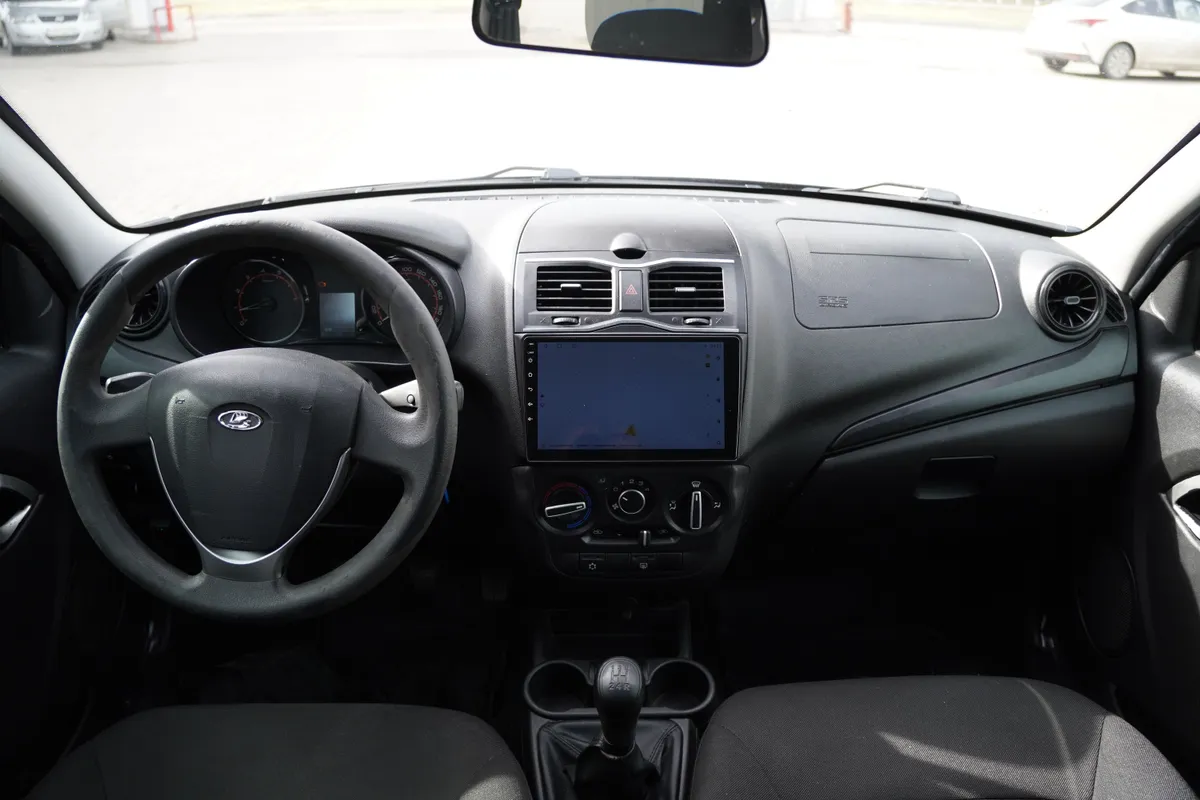 ВАЗ (Lada) Granta 1.6 MT (106 л.с.)