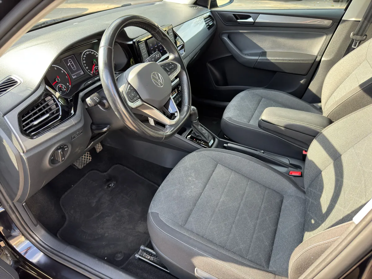 Volkswagen Polo 1.6 AT (110 л.с.)