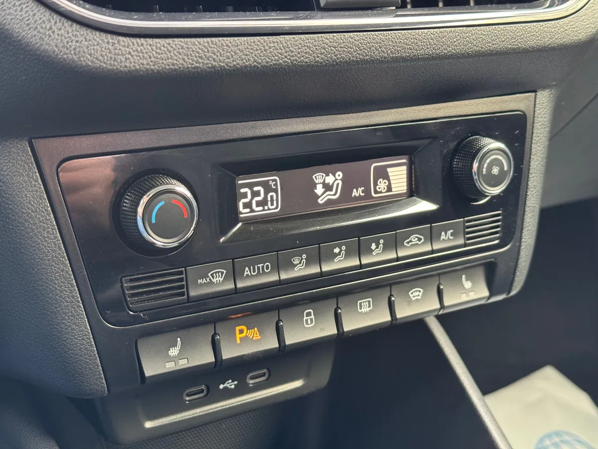 Volkswagen Polo 1.6 MPI MT (110 л.с.)