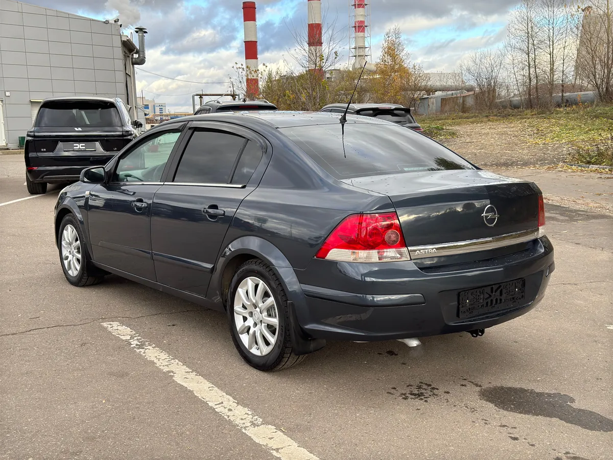 Opel Astra 1.6 MT (115 л.с.)